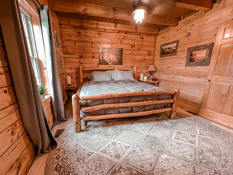 Ash Ridge Lodge - Bedroom