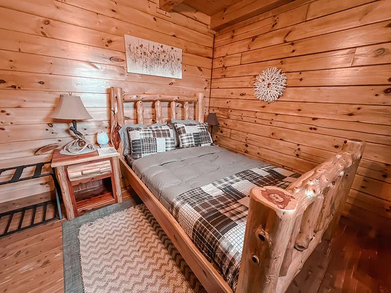 Ash Ridge Lodge - Bedroom