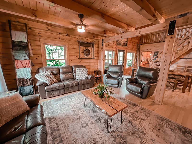 Ash Ridge Lodge - Main Family Room