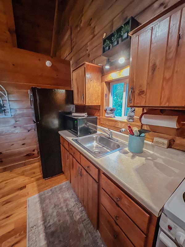 Sweet Heart Cabin - Kitchen