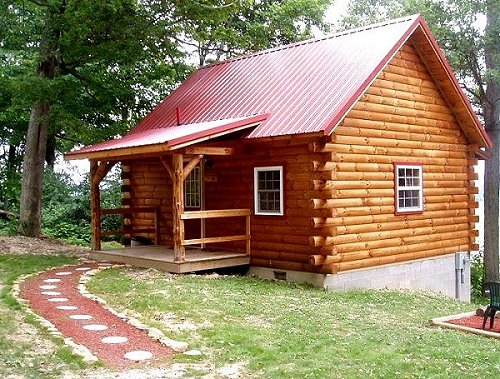 Sweetheart Cabin in the summer